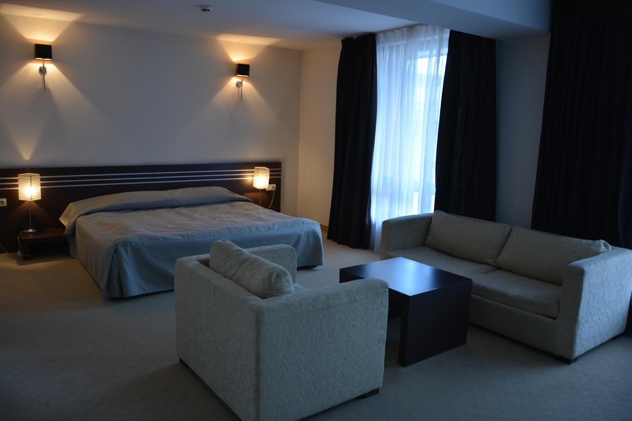 Hotel Presidivm Palace Lovech Exterior foto